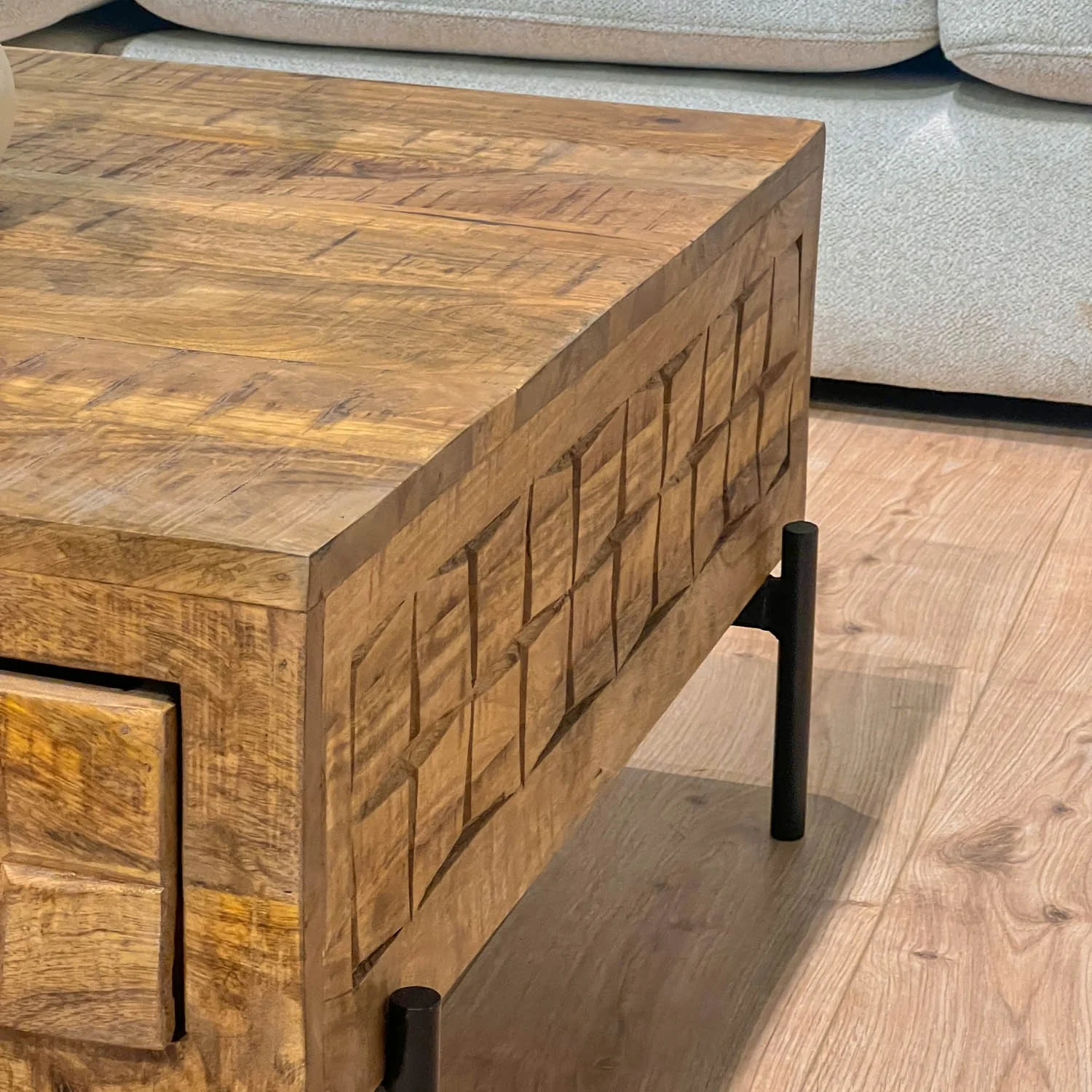 Table basse en bois de manguier, 80×80xH40 cm - MARIA - Image 11